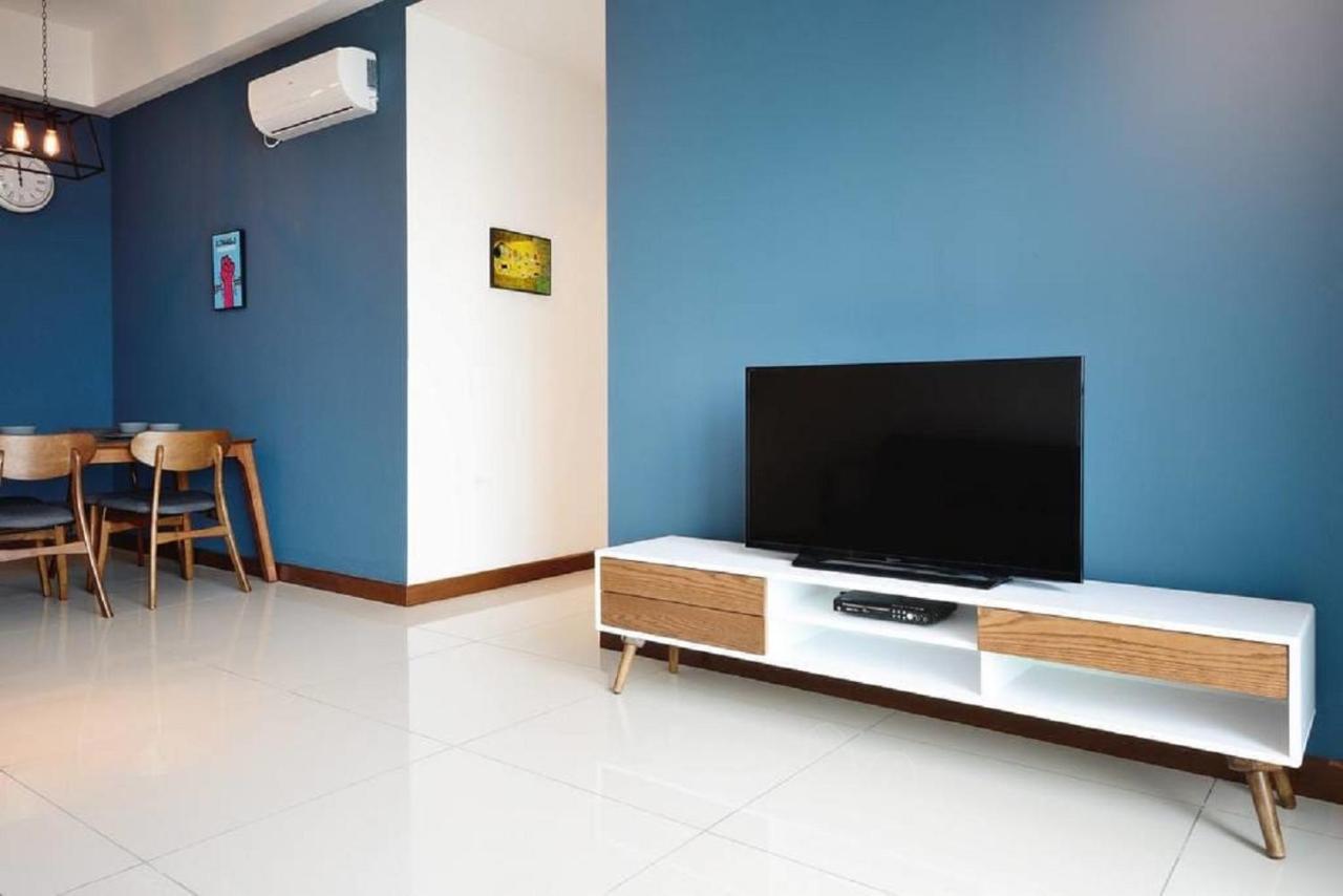 ג'והור בהרו Experience The Coast - Hostahome Suites At Paragon Residence Near Downtown מראה חיצוני תמונה